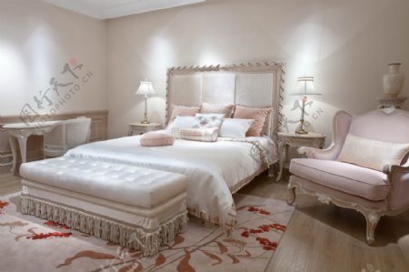 室内卧室欧式奢华简洁床头设计