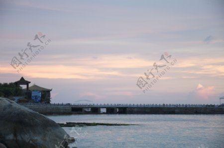 海南蜈支洲岛码头黄昏图片