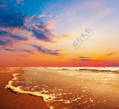 黄昏海滩金色海滩图片