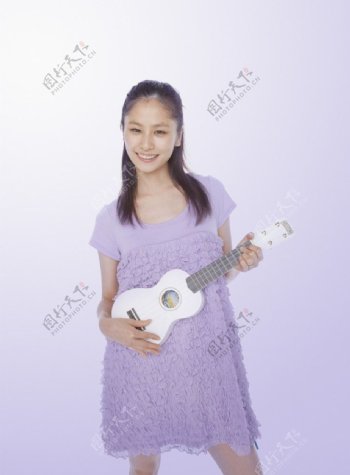 吉他女孩图片