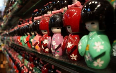 日本陶瓷娃娃图片