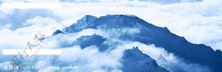 云海山峰图片