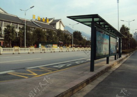 郴州苏仙区郴江路公交站台图片