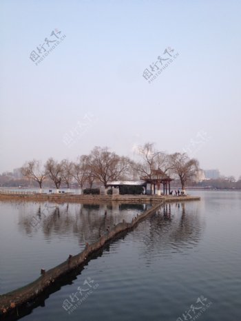 小雪初晨游大明湖图片