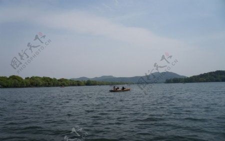 西湖游船图片