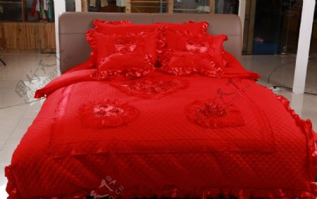 红色的床图片