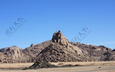 沙漠小石山图片