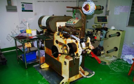 纸品生产生产机器图片