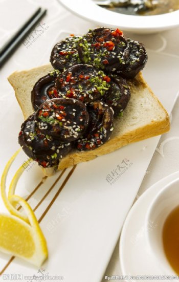 黑胡椒烤香菇图片