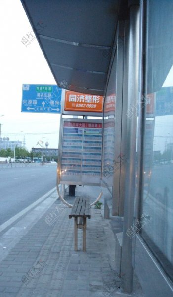 公交站台图片