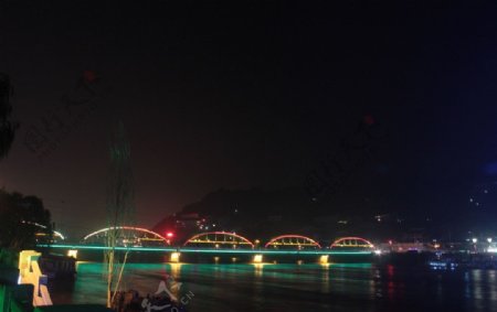 夜幕中山桥图片