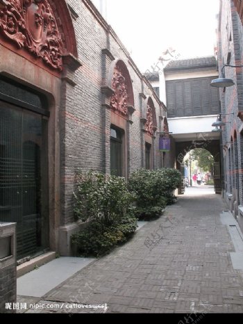 有老上海风情的弄堂图片