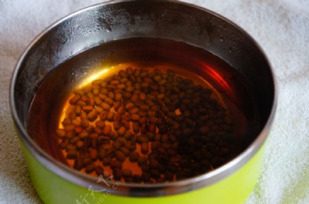 夏季消暑饮品绿豆汤图片