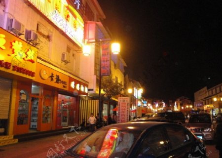 昭通步行街夜色图片