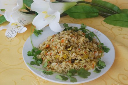 酸菜炒米饭图片
