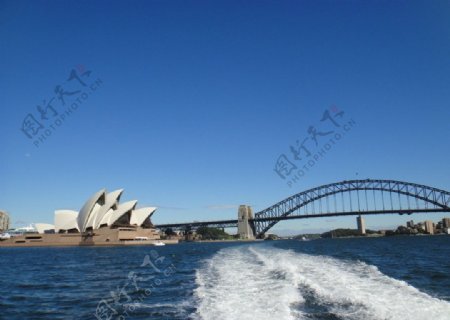 远眺悉尼大桥歌剧院图片