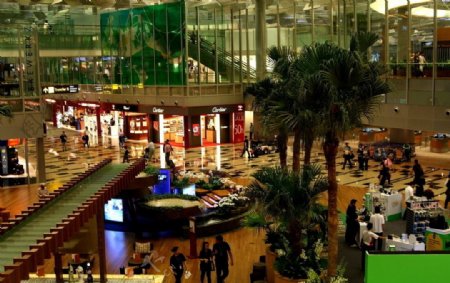 新加坡樟宜国际机场候机大厅商场部图片