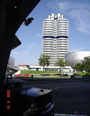 BMW总部大楼图片