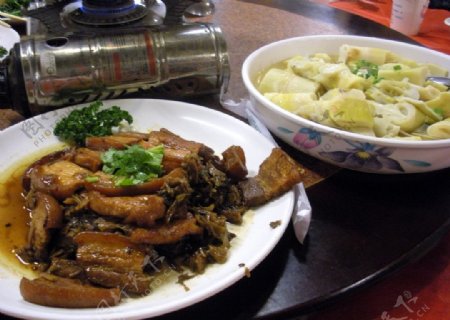 客家梅菜扣肉炒鮮桂林筍图片