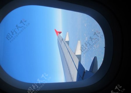 机翼窗外图片