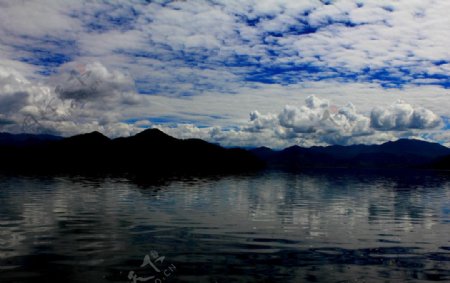 泸沽湖风光图片