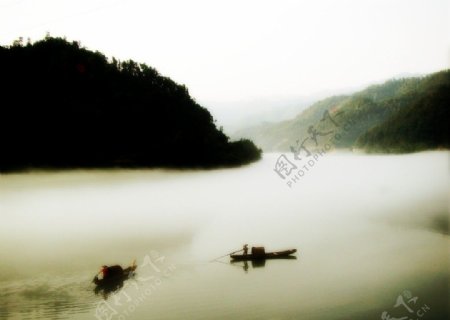 小东江雾图片