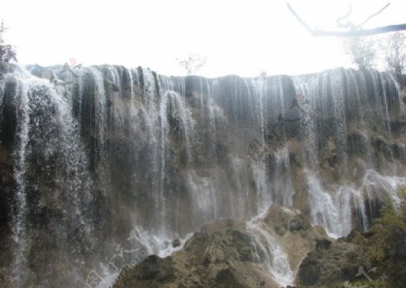 九寨诺日朗瀑布图片