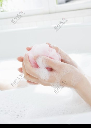 女性轻松淋浴0111