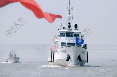 F4中国渔政205号船巡查南京