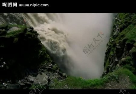 峡谷瀑布流水视频素材
