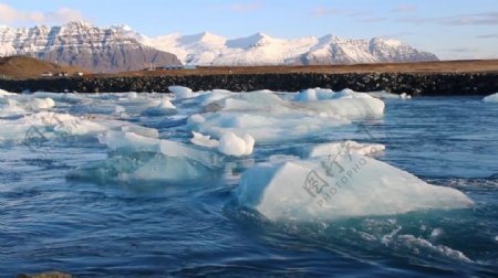 北极冰岛雪山冰川景色冰块浮在水面晶莹冰块特写极光景象视频实拍
