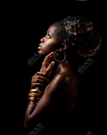 黑人女性图片