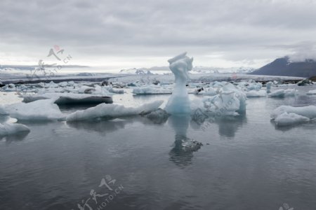 美丽浮冰风景图片