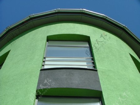 绿色圆形楼房