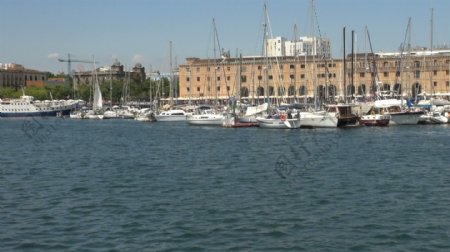 船在巴塞罗那港集团4股份的录像