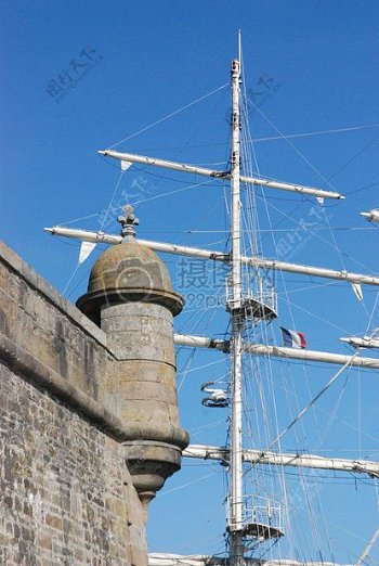 城墙上的船桅杆