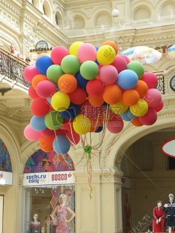 莫斯科广场的多彩气球