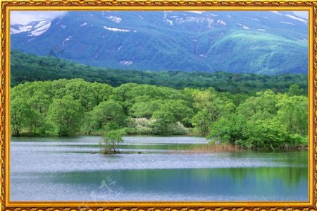 山峰湖泊美景中堂画图片