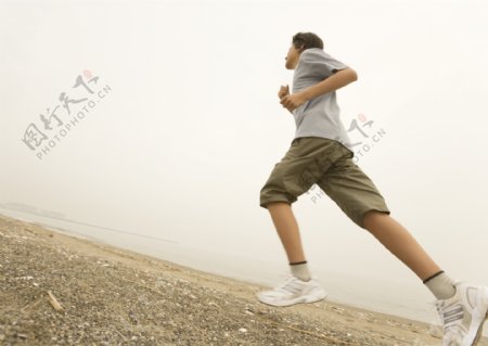 跑步健身的男生图片
