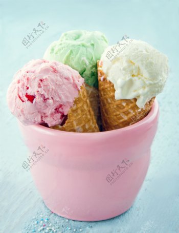 蛋卷冰淇淋图片