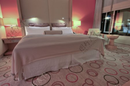 双人床卧室室内装饰图片