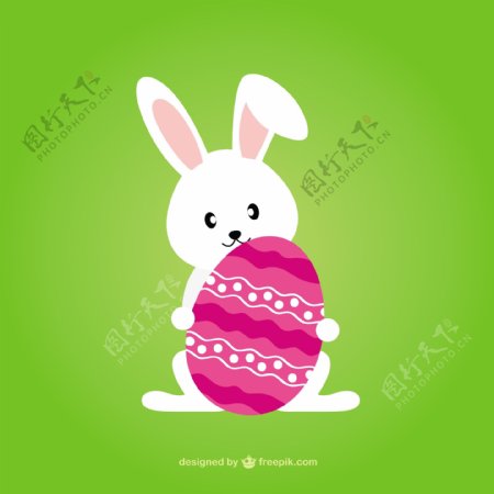 可爱的复活节兔子与装饰的鸡蛋