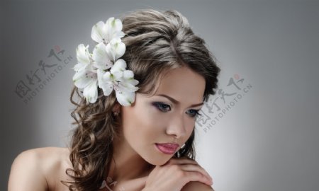 白色花朵美容美女图片