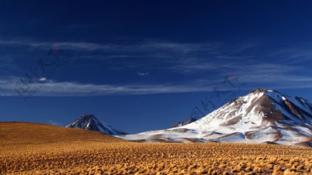 雪山荒漠图片