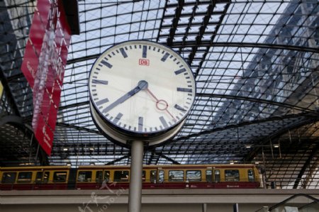 火车站的钟表图片