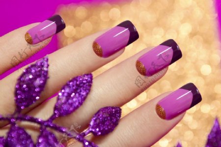 时尚紫色美甲图片