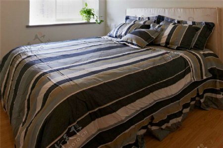 欧式现代卧室装修效果图