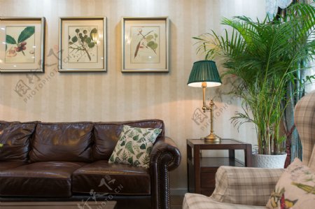 美式时尚客厅沙发背景墙设计图