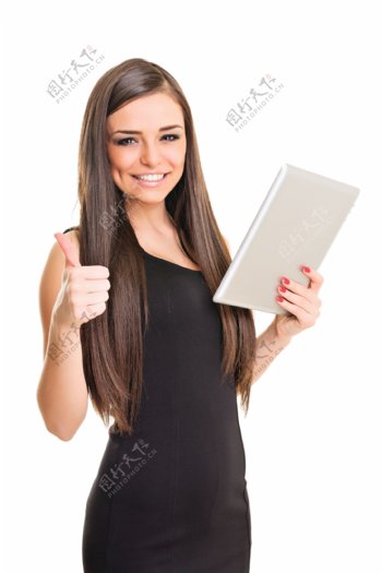 竖大拇指的美女和平板电脑图片