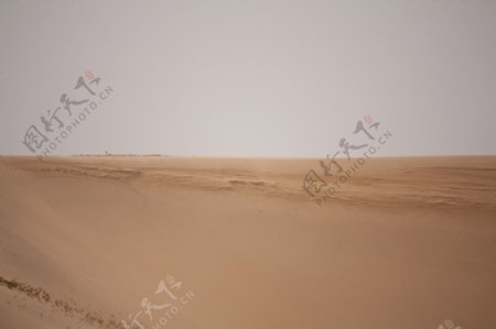 荒凉沙漠风景图片